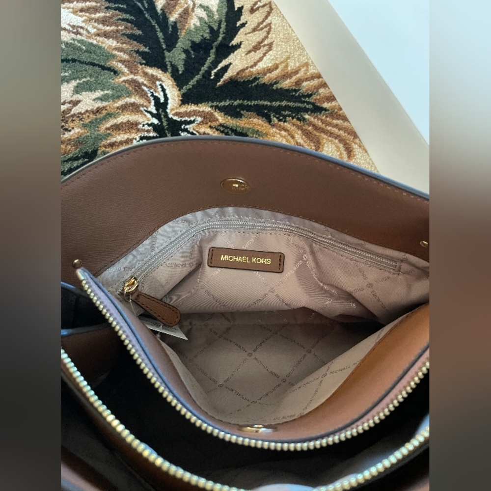 $398 Michael Kors LYNN LG EW SATCHEL Designer Bag MK Handbag NWT - Picture 11 of 12